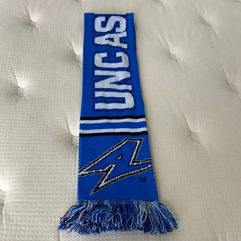 Brand New Bulldogs Unc Asheville Scarf